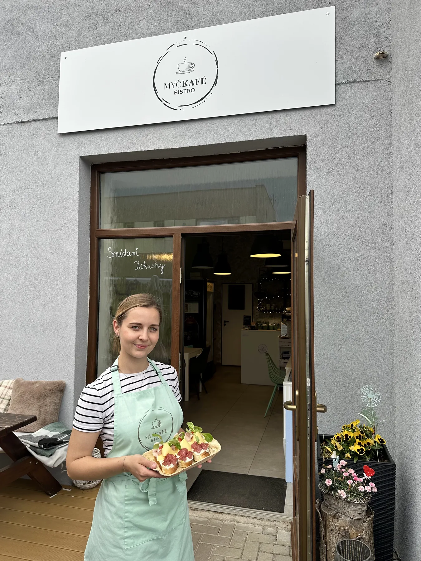Myčkafé, bistro u automyčky
